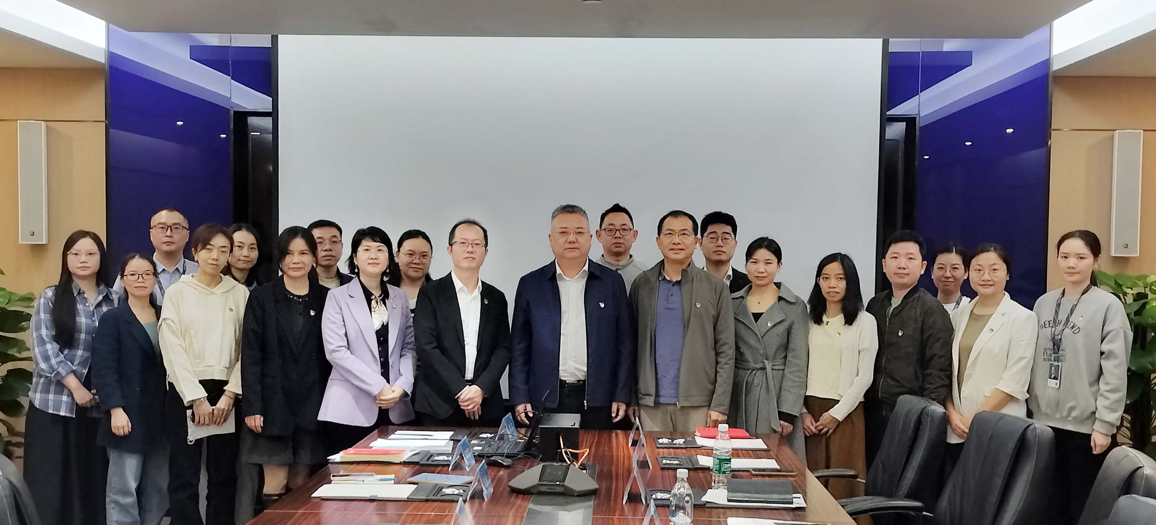 李程任深圳市PA旗舰厅供应链股份有限公司党委书记，钟志华任党委副书记、纪委书记